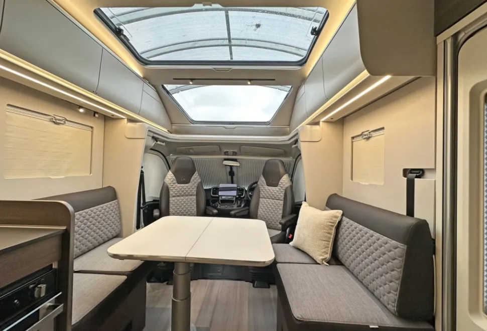Adria  Coral Supreme 670DL 2025