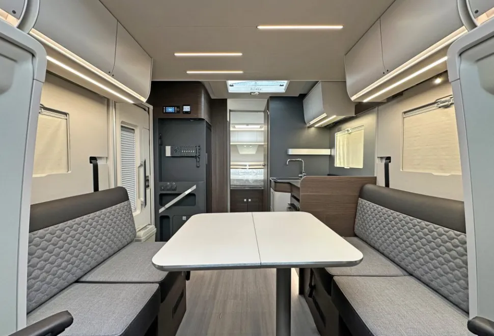 Adria  Matrix Supreme 670DC 2025