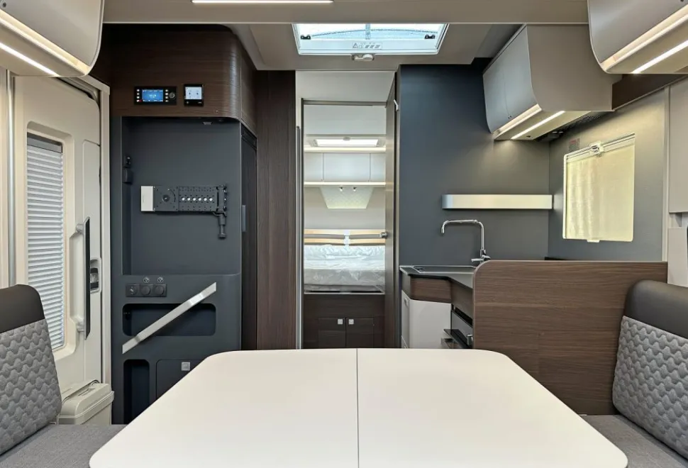 Adria  Matrix Supreme 670DC 2025