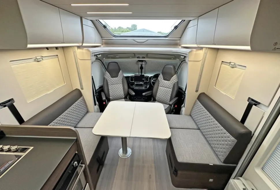 Adria  Matrix Supreme 670DC 2025