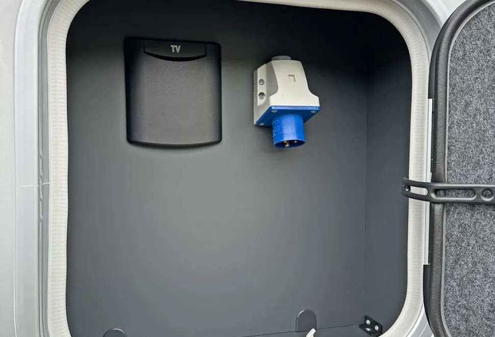 Adria  Compact Max DL 2025