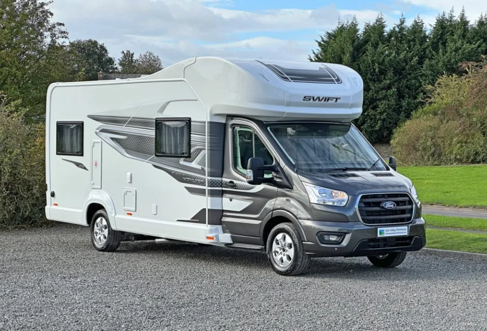 Swift  Voyager 475 2026