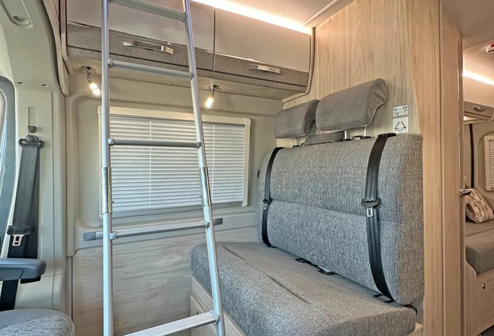 Elddis  Autoquest CV80 2026