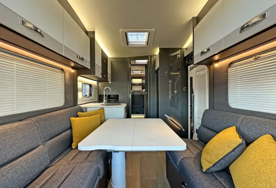 Swift  Trekker 584 2026
