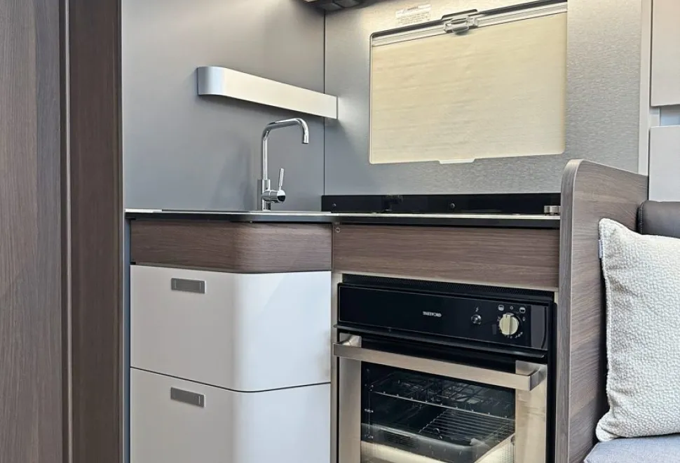 Adria  Coral Supreme 670 DC 2026
