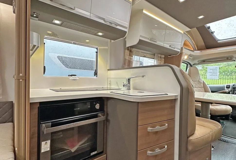 Adria  Matrix Plus 670 SLT 2018