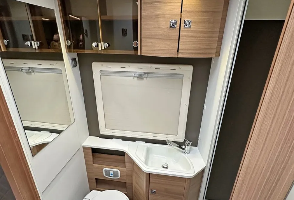 Adria  Matrix Plus 670 SLT 2018