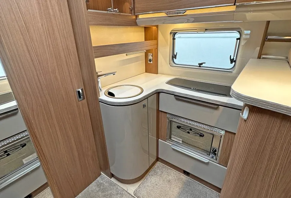 Burstner  Ixeo IT 680 G 2017