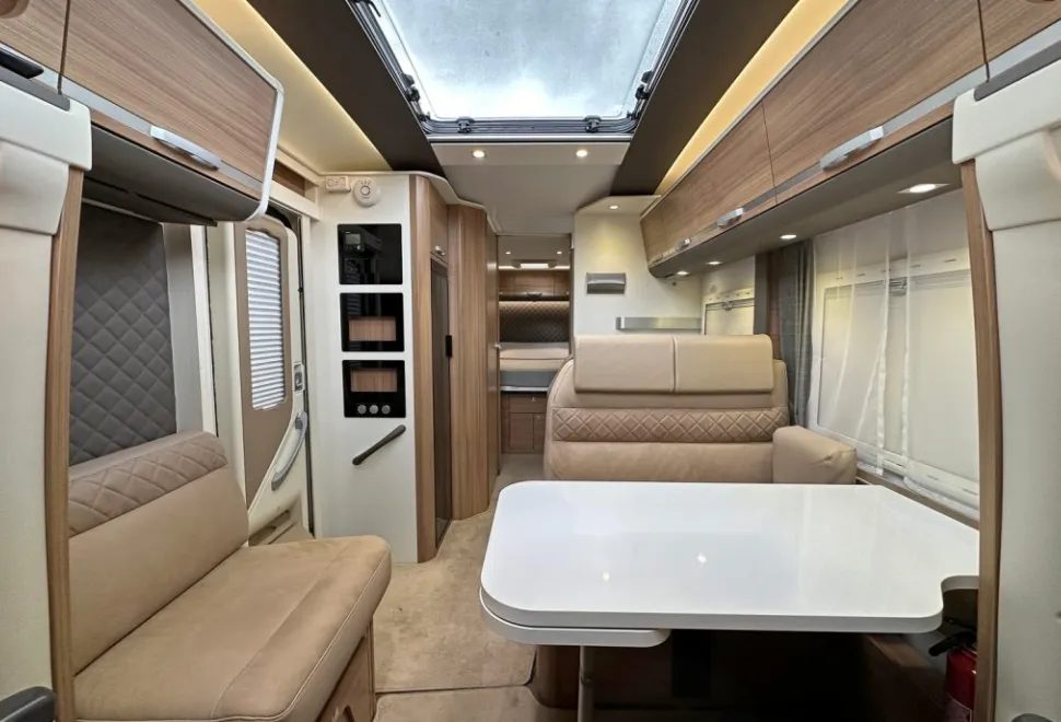 Adria  Coral Axess 670 SC 2019