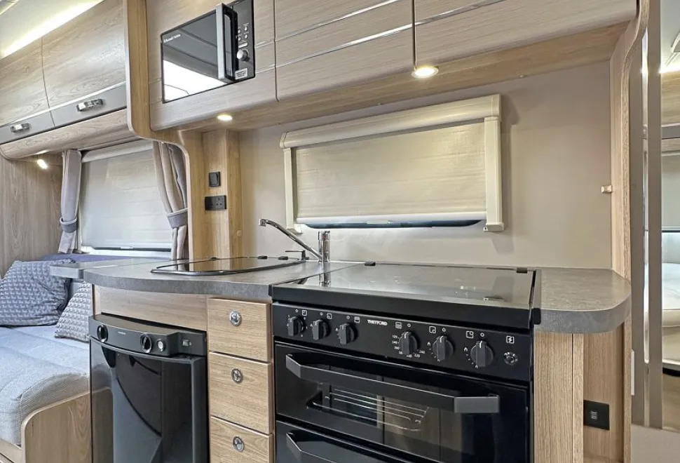 Elddis  Signature 155 2020