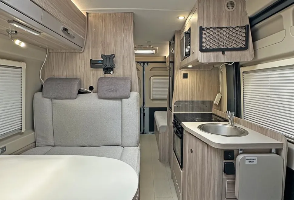 Elddis  Signature CV40 2021