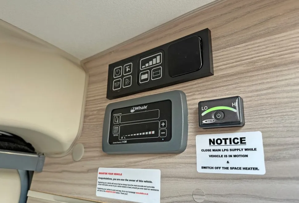 Elddis  Signature CV40 2021
