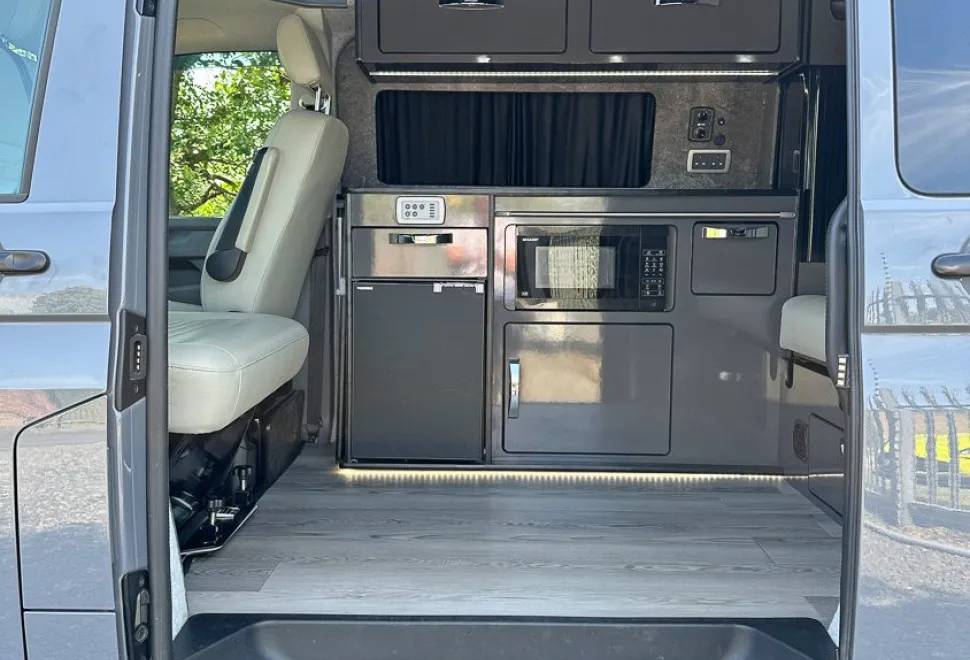 Volkswagen  Campervan 2021