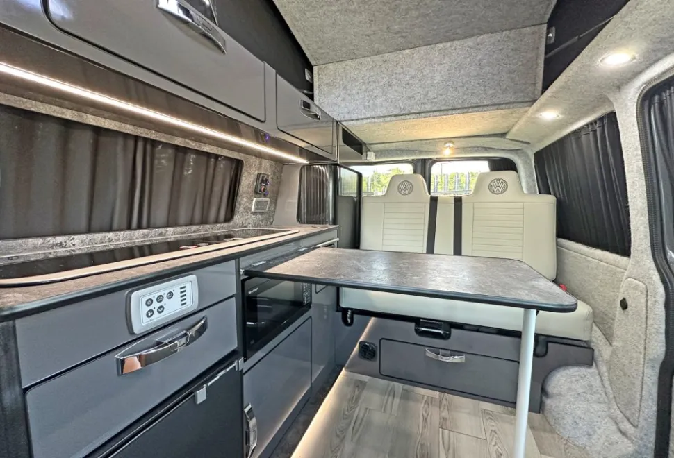 Volkswagen  Campervan 2021
