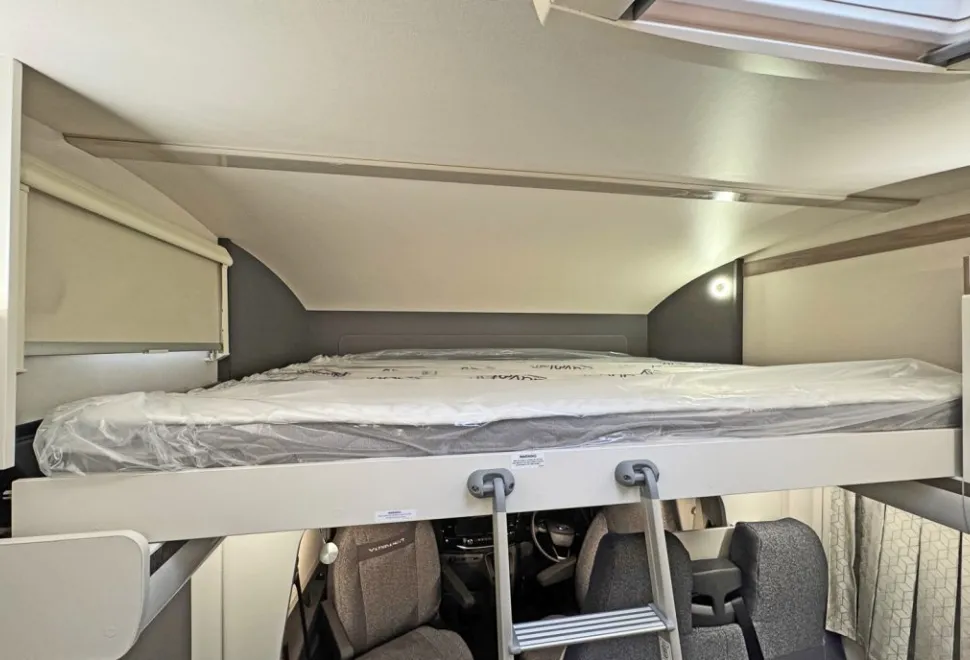 Swift  Voyager 485 2025
