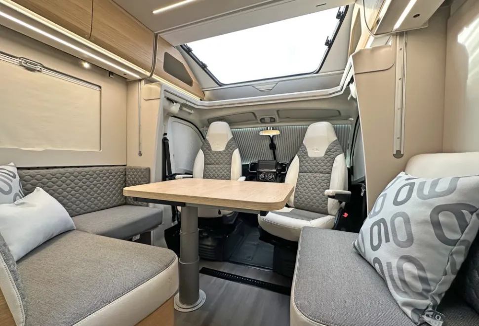 Adria  Matrix 60YR 670 SL 2026