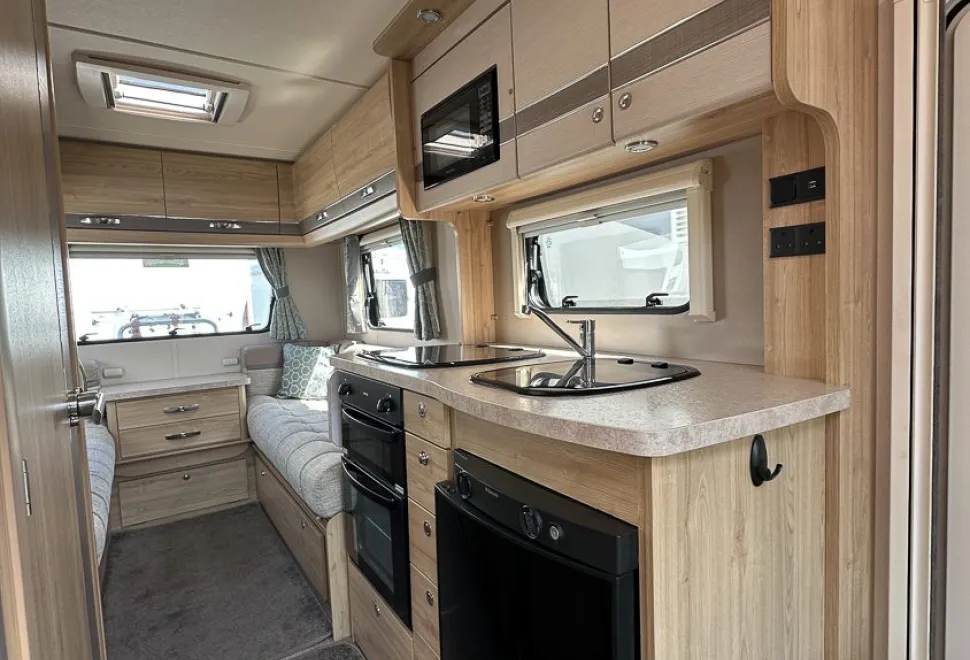 Elddis  Signature 195 2017