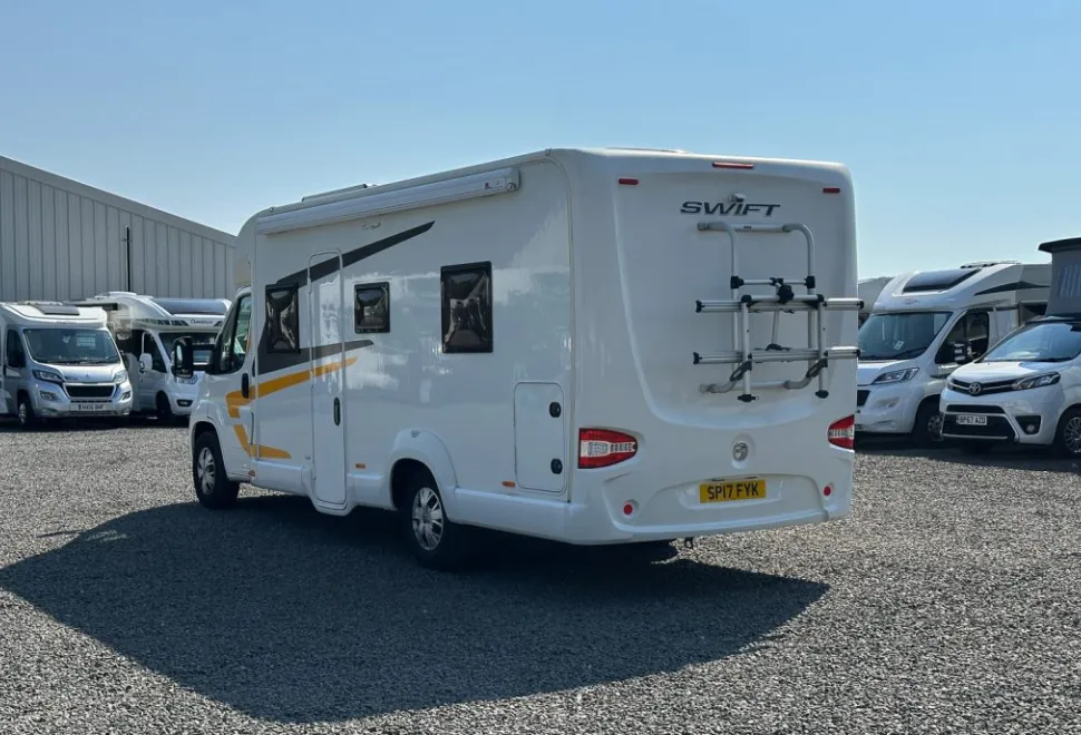 Swift  Escape 694 2017