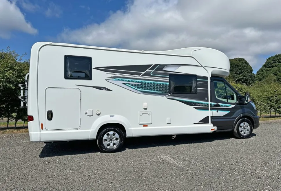Swift  Voyager 485 2025