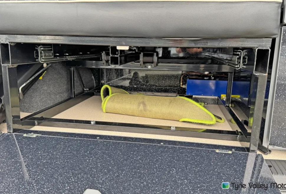 Volkswagen  Campervan 2019