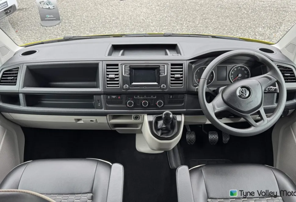 Volkswagen  Campervan 2019