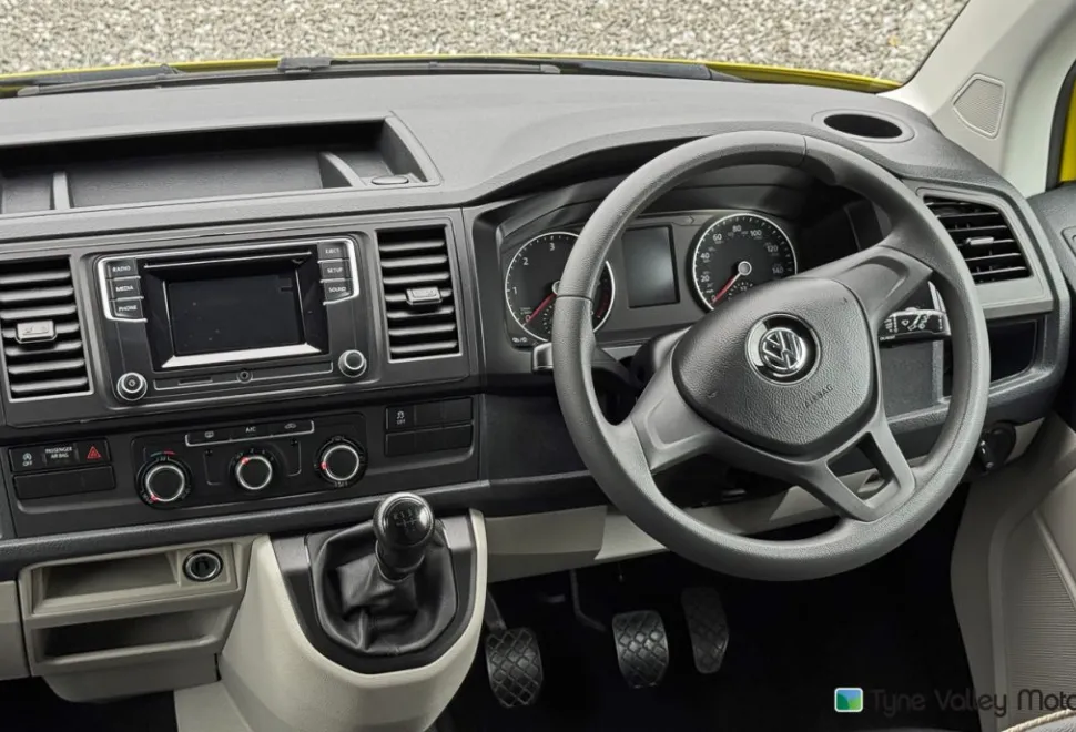 Volkswagen  Campervan 2019