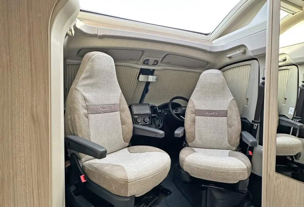 Elddis  Signature 120 2026