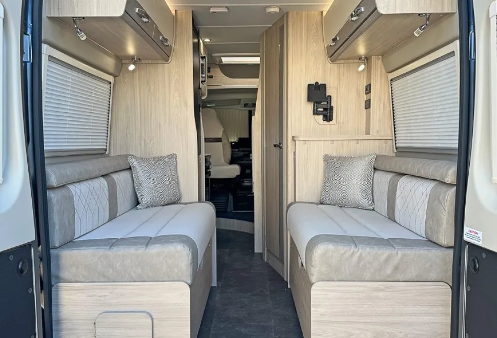 Elddis  Signature CV40 2026