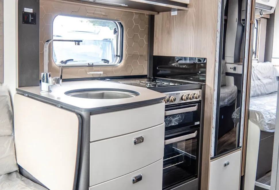 Swift Kontiki 774 