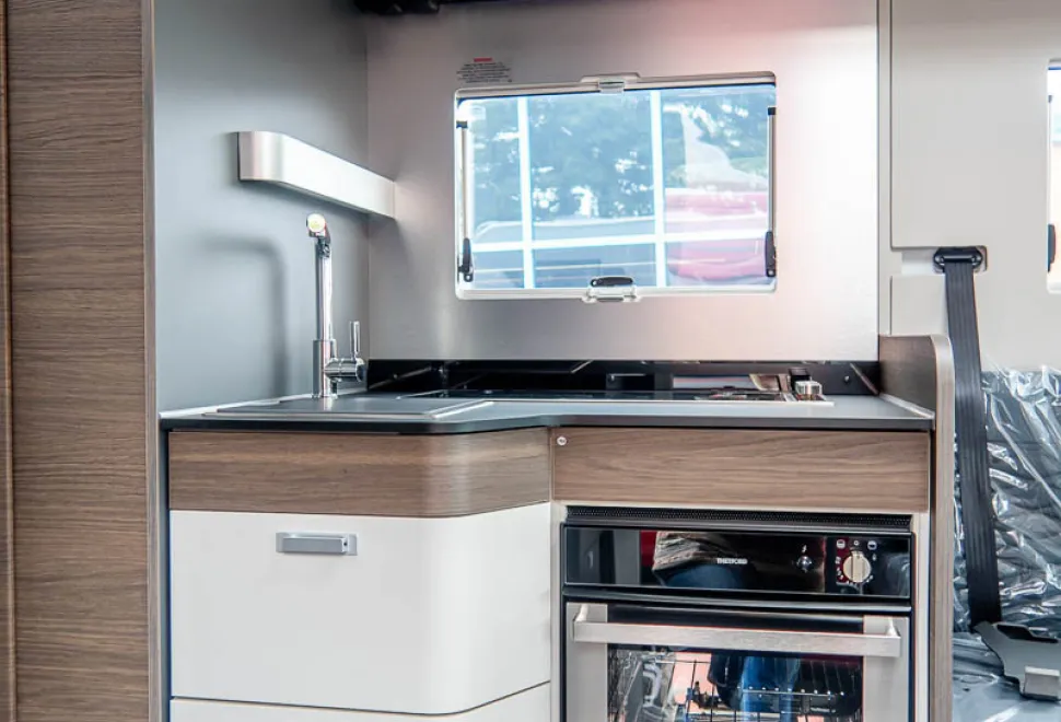 Adria Sonic Supreme 700 DC 