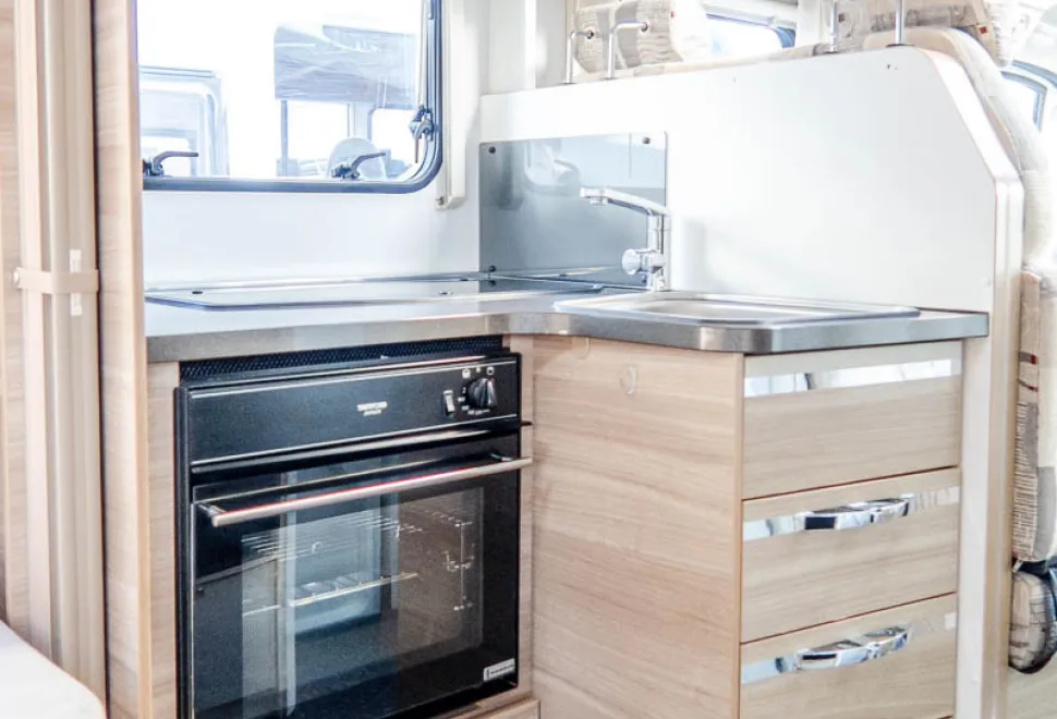 Adria Coral Axess 670 SLT 2015