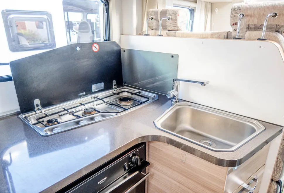 Adria Coral Axess 670 SLT 2015