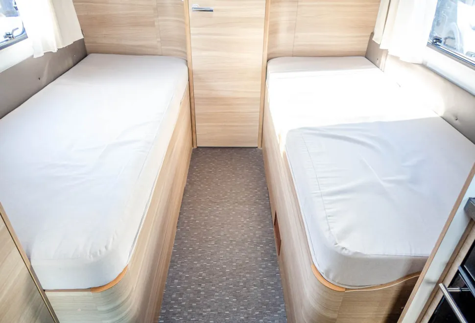 Adria Coral Axess 670 SLT 2015