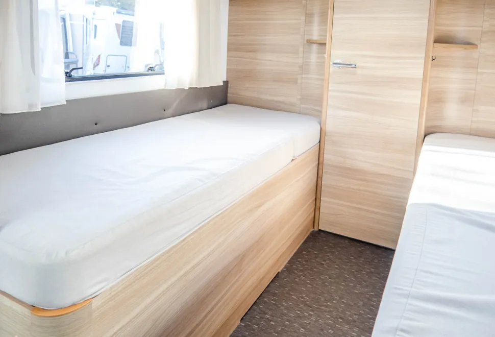 Adria Coral Axess 670 SLT 2015