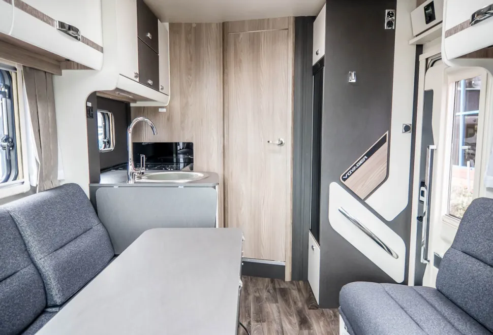 Swift Voyager 594 