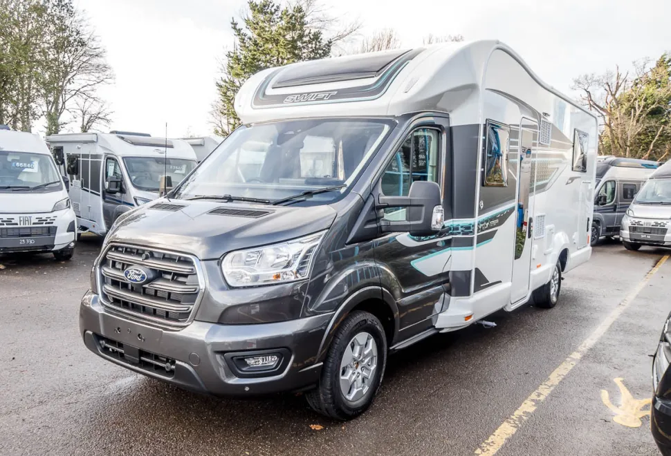 Swift Voyager 594 