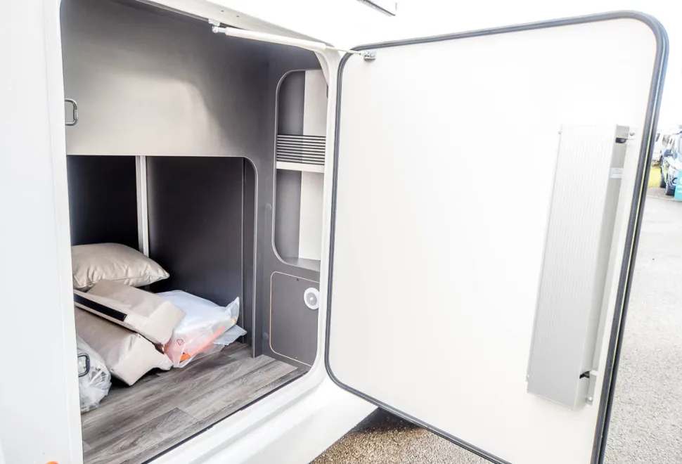 Swift Voyager 594 