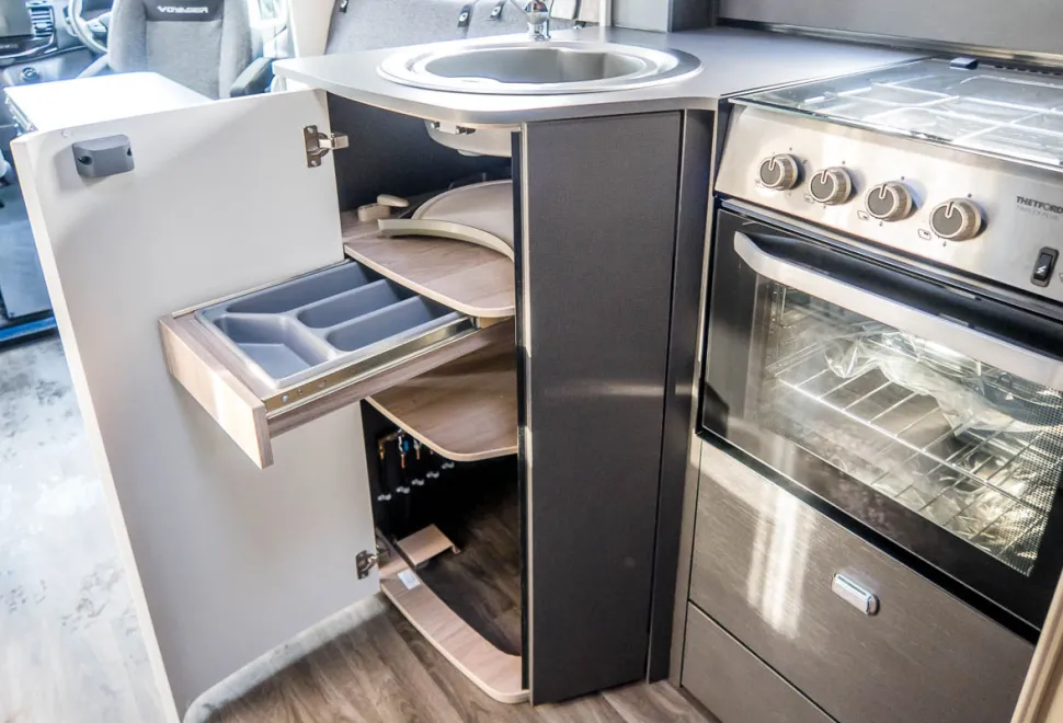 Swift Voyager 594 