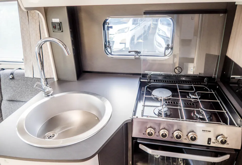 Swift Voyager 594 
