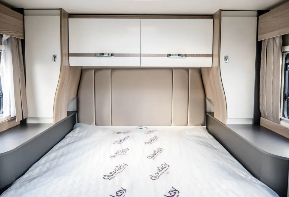 Swift Voyager 594 