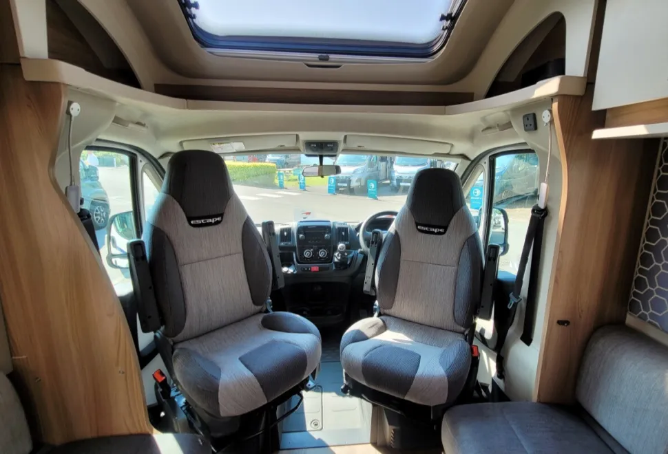 Swift Escape 684 2019