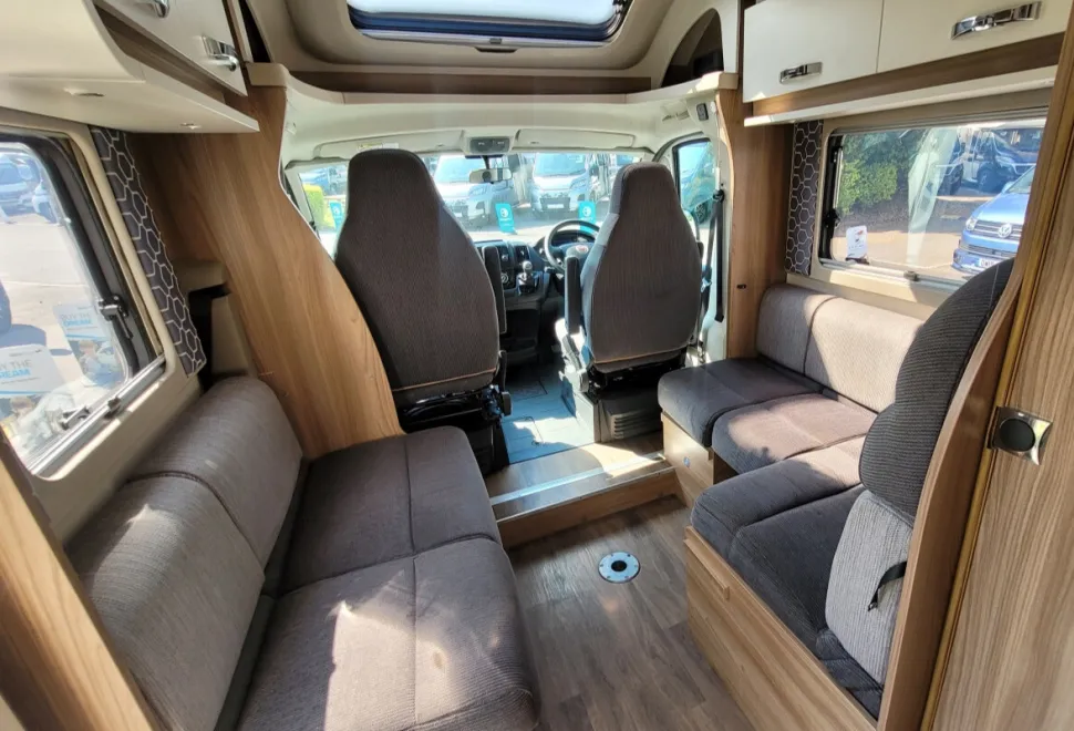 Swift Escape 684 2019