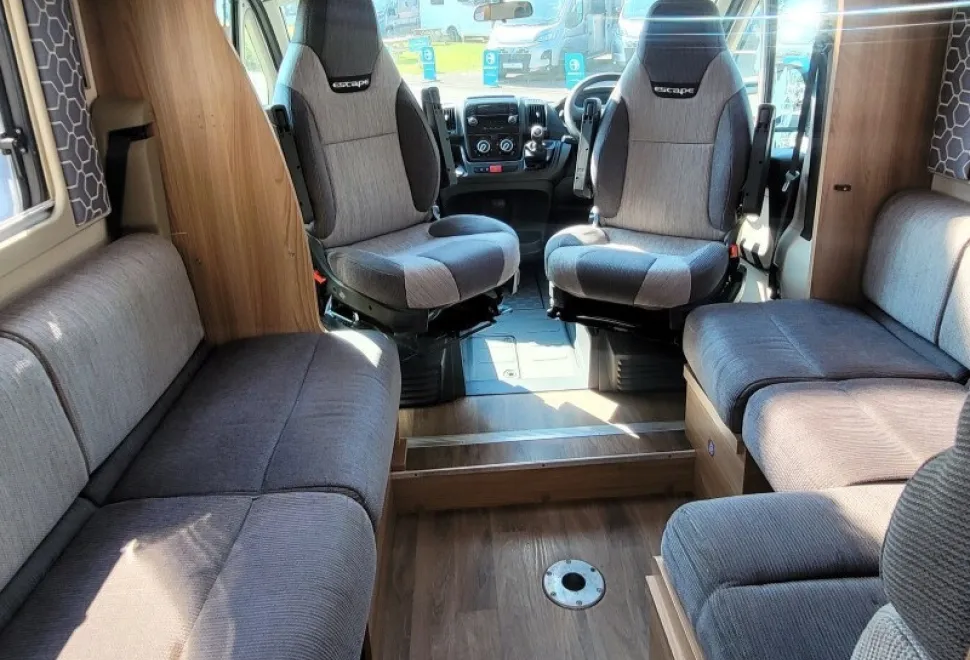 Swift Escape 684 2019