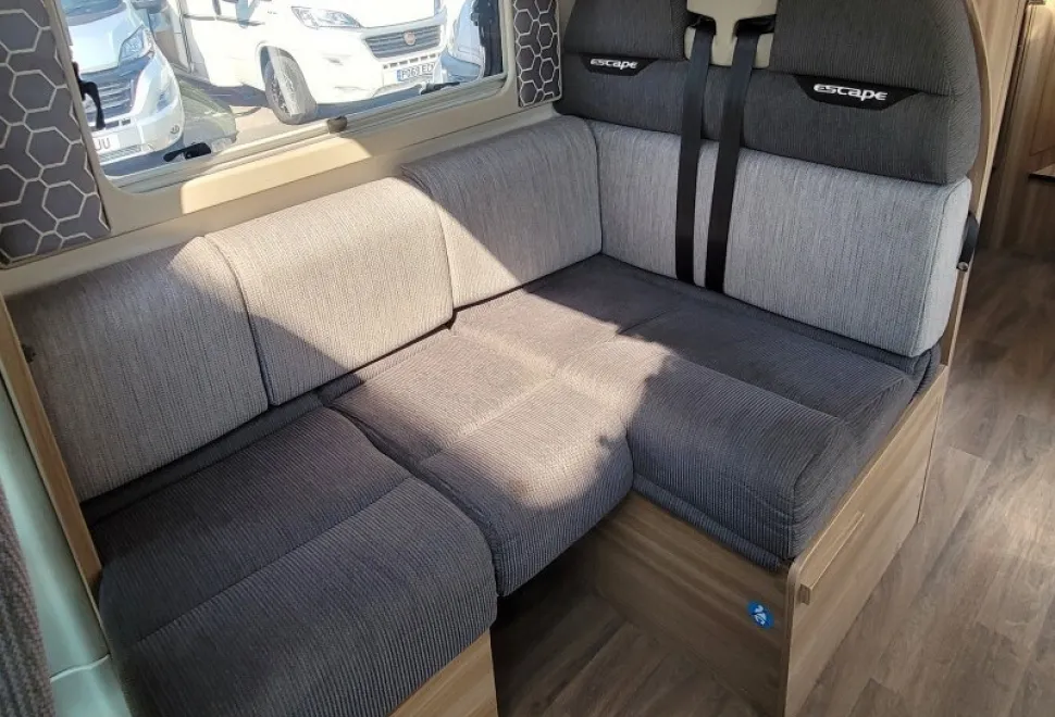 Swift Escape 684 2019