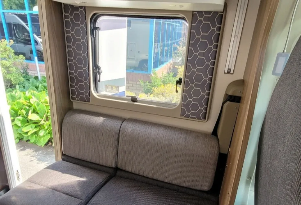 Swift Escape 684 2019