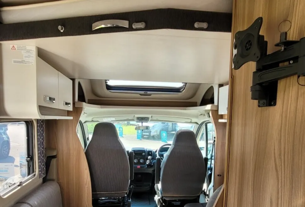 Swift Escape 684 2019
