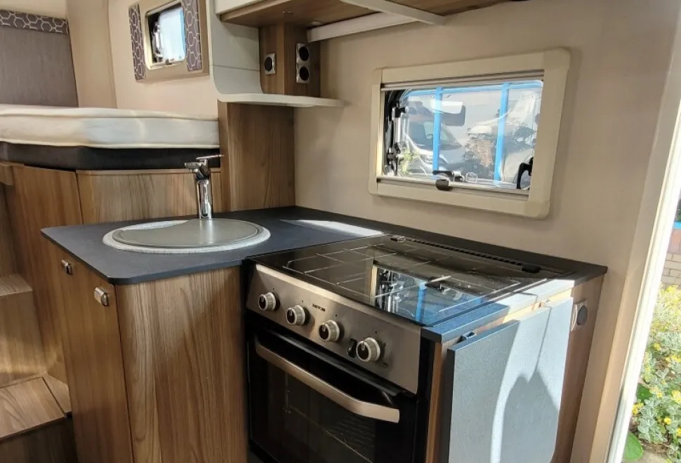 Swift Escape 684 2019