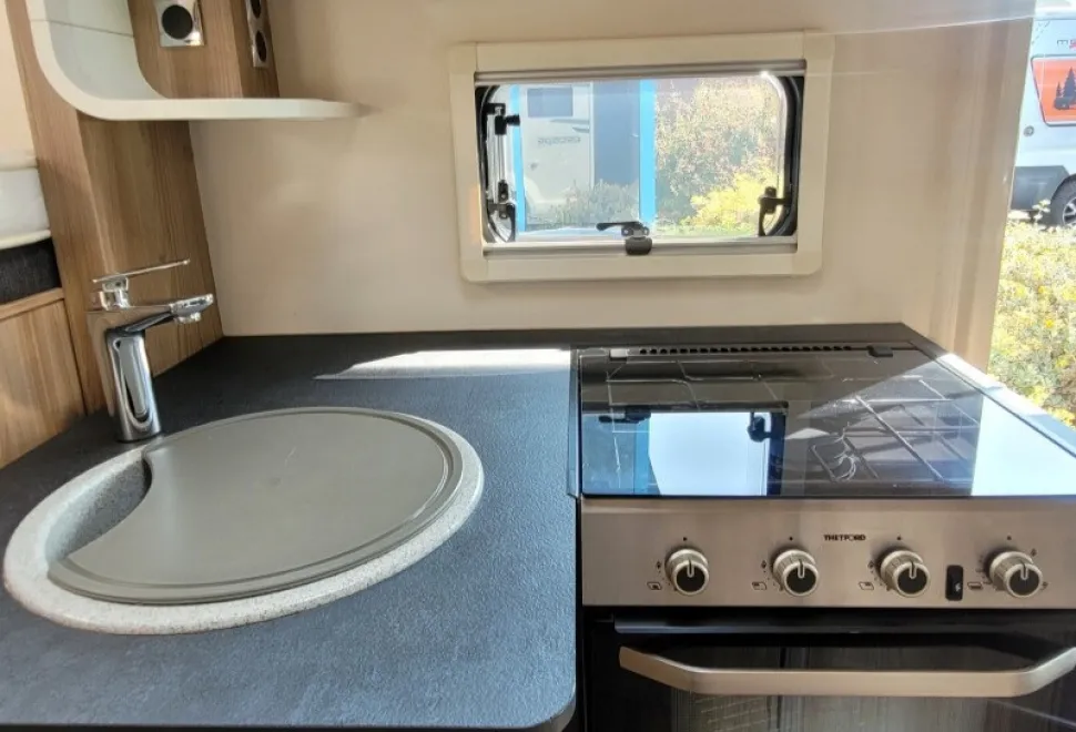 Swift Escape 684 2019