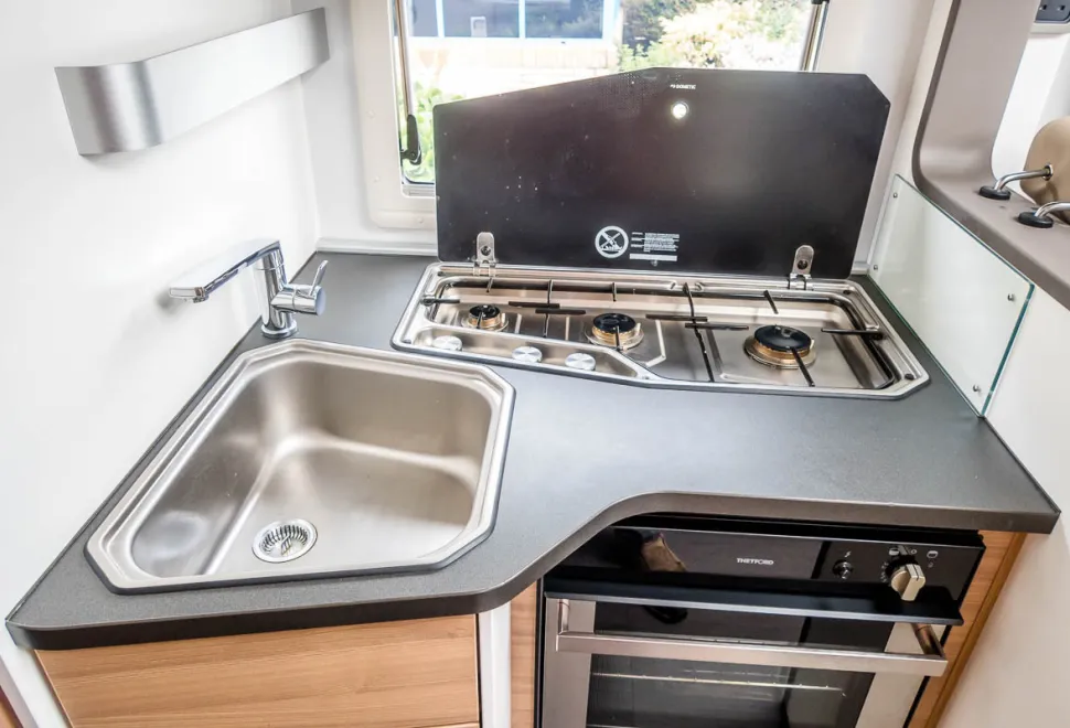 Adria Coral Axess 670 SL 2019