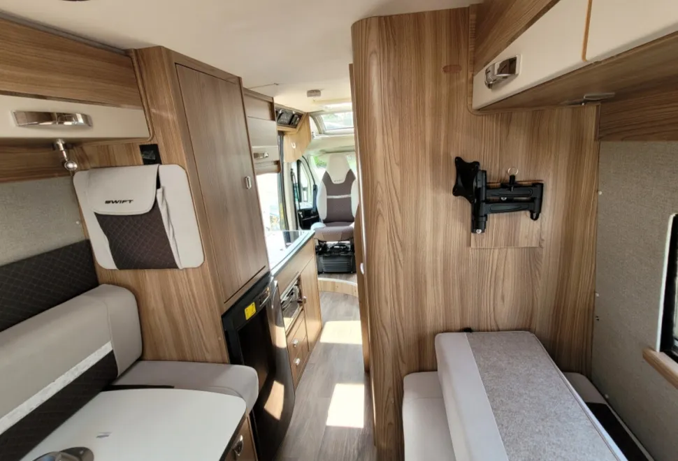 Swift Select 144 2023